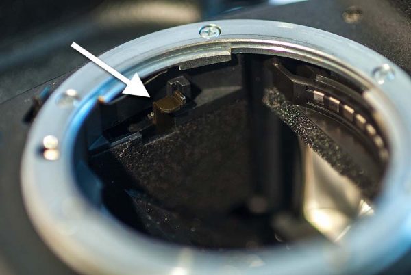 Mechanik zur Übertragung der Blendensteuerung auf das Objektiv an einer Nikon-DSLR Mechanik zur Übertragung der Blendensteuerung auf das Objektiv an einer Nikon-DSLR