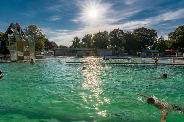 Naturerlebnisbad Göttingen-Weende: Badebetrieb zur Eröffnung