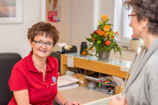 Gemeinschaftspraxis Waake - Fotos von Mitarbeitern, Räumen und Behandlungen