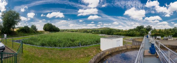 Klärschlammvererdungsanlage auf dem Gelände einer Kläranlage